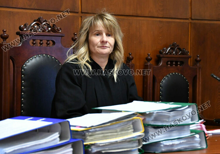 Отстраняват Мюмюн Искендер от длъжността кмет на община Минерални бани