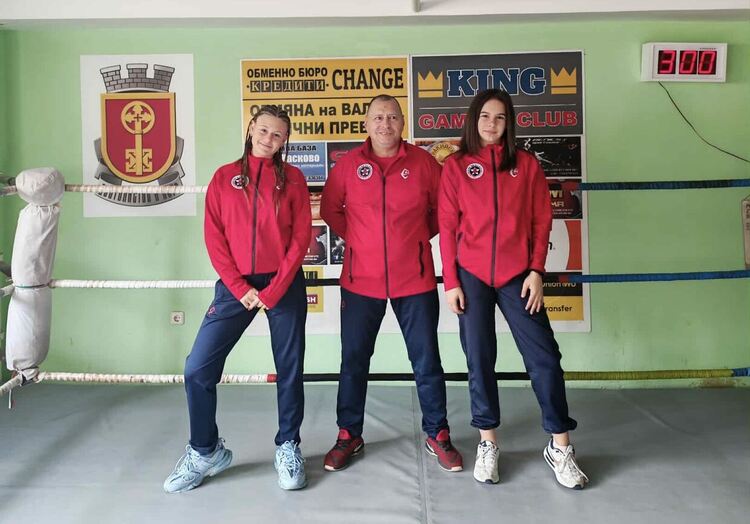 Боксов клуб „Севдалин Василев“ с две състезателки на държавното първенство за девойки