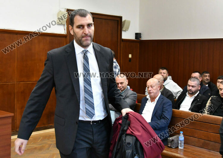 Отстраняват Мюмюн Искендер от длъжността кмет на община Минерални бани