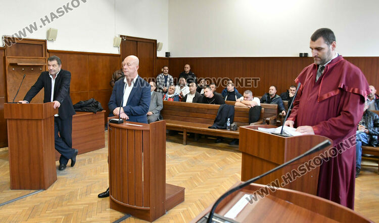 Отстраняват Мюмюн Искендер от длъжността кмет на община Минерални бани