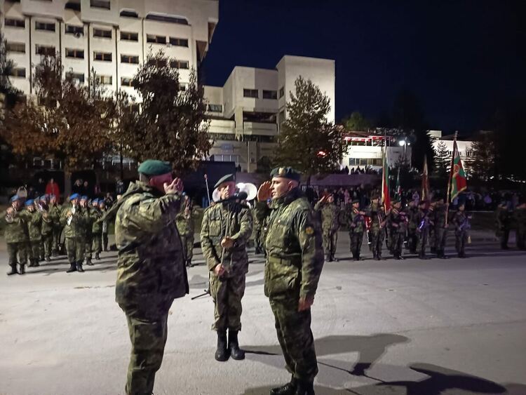 Смолян отбеляза 113 години от Освобождението на Родопите с тържествена заря-проверка