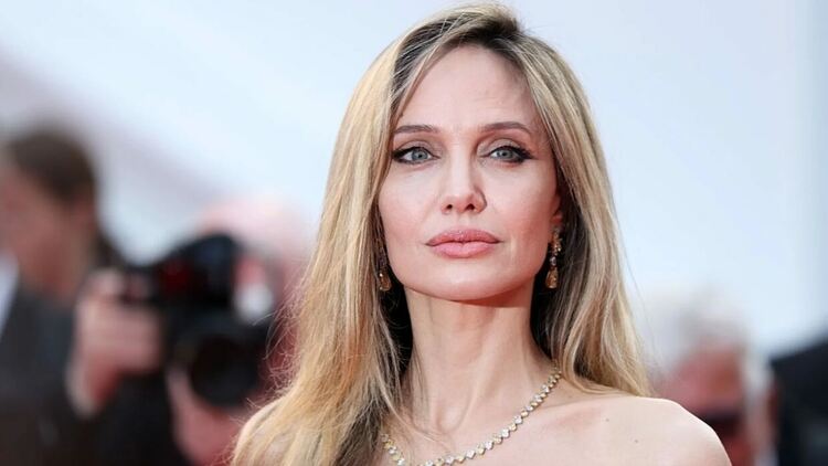 Анджелина Джоли на 50: Каква е тайната зад младежката й визия?