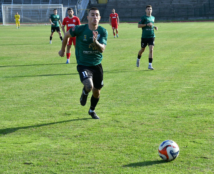 „Нефтохимик“ с минимална победа над десетима от „Хасково“