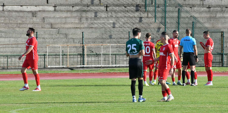 „Нефтохимик“ с минимална победа над десетима от „Хасково“