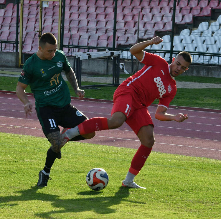 „Нефтохимик“ с минимална победа над десетима от „Хасково“