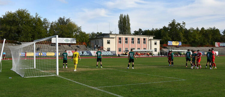 „Нефтохимик“ с минимална победа над десетима от „Хасково“