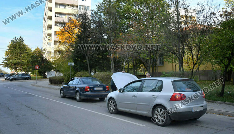 Два Фолксвагена катастрофираха на улица „Дунав“