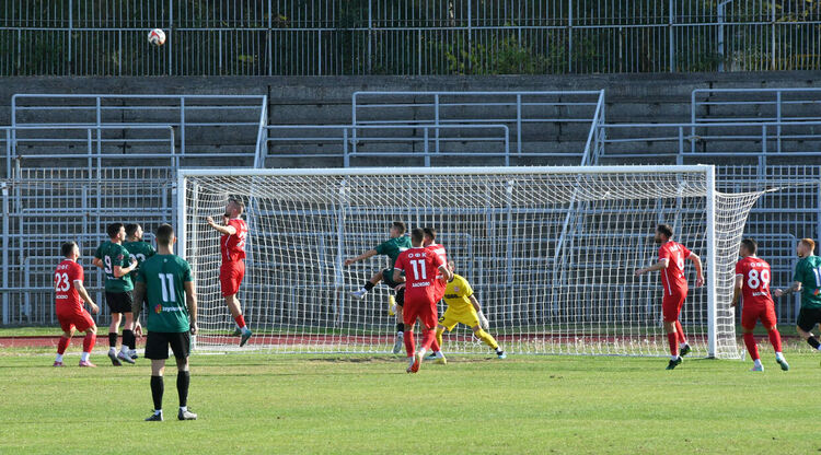 „Нефтохимик“ с минимална победа над десетима от „Хасково“