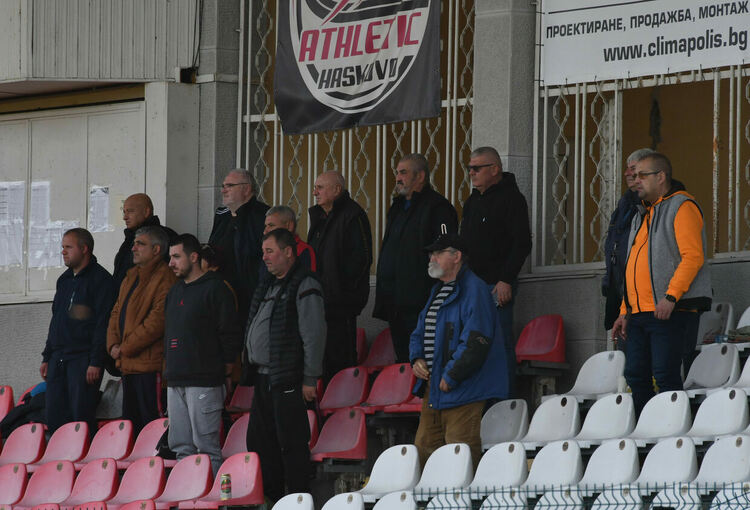 „Нефтохимик“ с минимална победа над десетима от „Хасково“