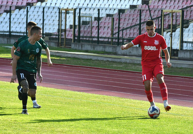 „Нефтохимик“ с минимална победа над десетима от „Хасково“