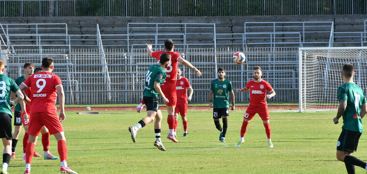 „Нефтохимик“ с минимална победа над десетима от „Хасково“