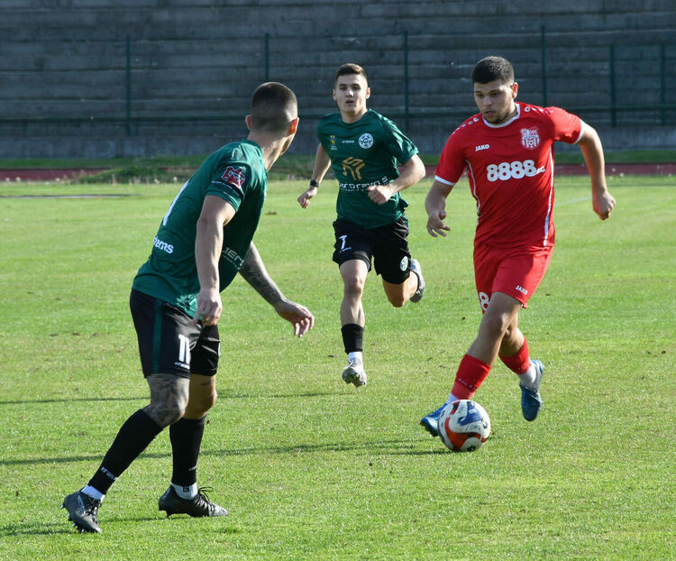 „Нефтохимик“ с минимална победа над десетима от „Хасково“