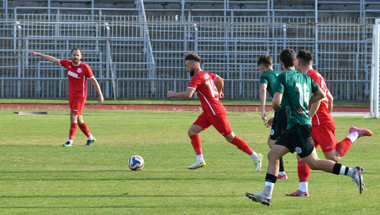 „Нефтохимик“ с минимална победа над десетима от „Хасково“