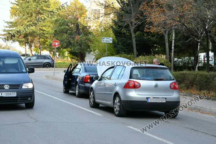 Два Фолксвагена катастрофираха на улица „Дунав“