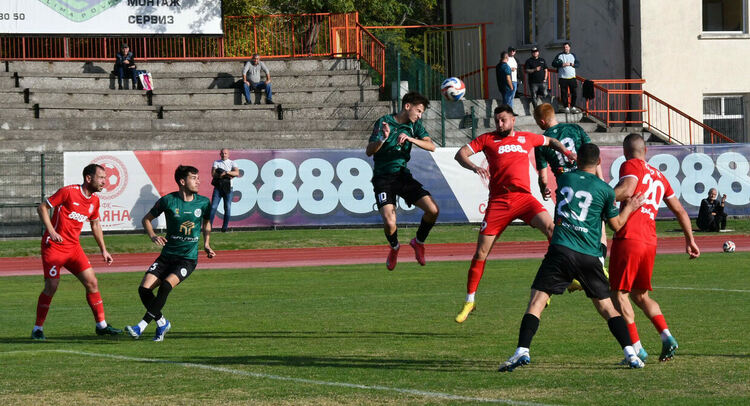 „Нефтохимик“ с минимална победа над десетима от „Хасково“