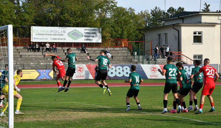 „Нефтохимик“ с минимална победа над десетима от „Хасково“