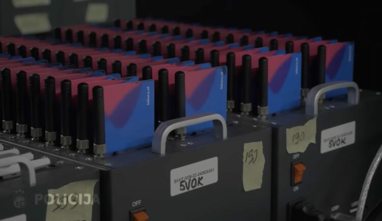 Международна операция „SIMcartel“: разбита мрежа за киберпрестъпления, седем арестувани в Европа