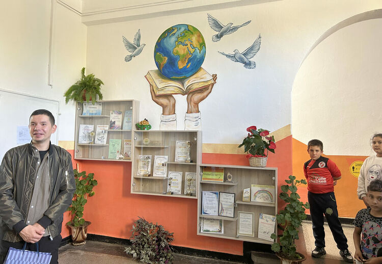 „Кът на успеха“ бе открит в ОУ „Св. св. Кирил и Методий“ в Конуш