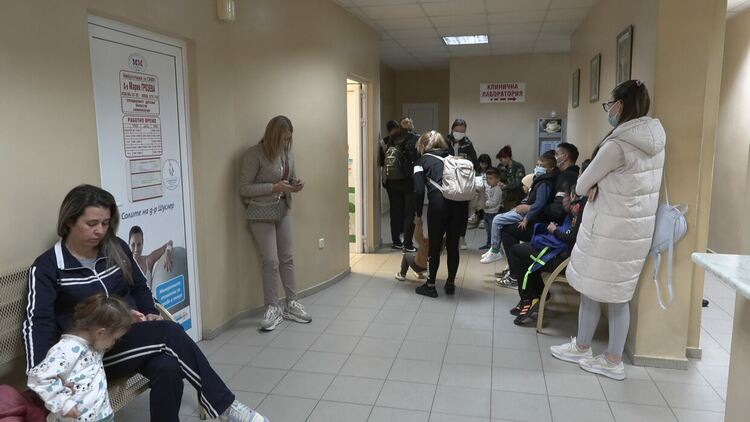 Д-р Николай Николов:  Опасността от ваксината е много по-малка от опасността от дивия вирус