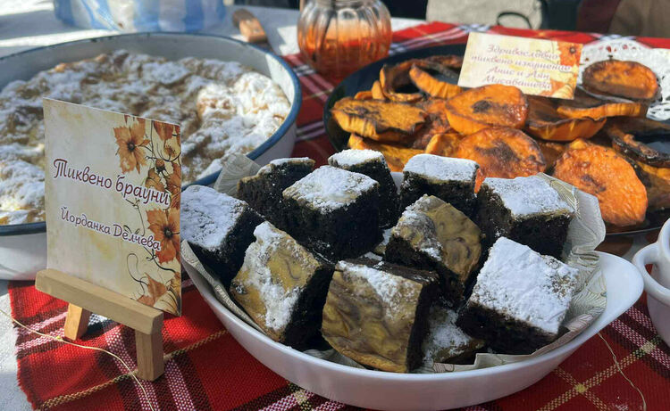 Конкурси и дегустация на Празника на  тиквата в село Долно Белево