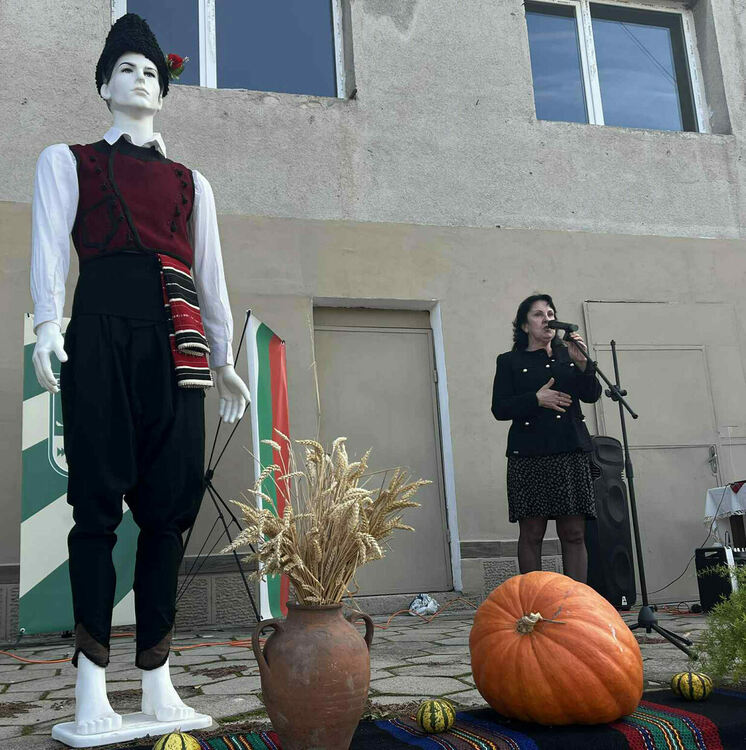 Конкурси и дегустация на Празника на  тиквата в село Долно Белево