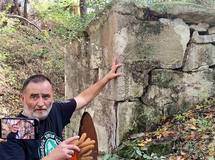 Доброволци разчистиха района около параклиса край с. Мандра