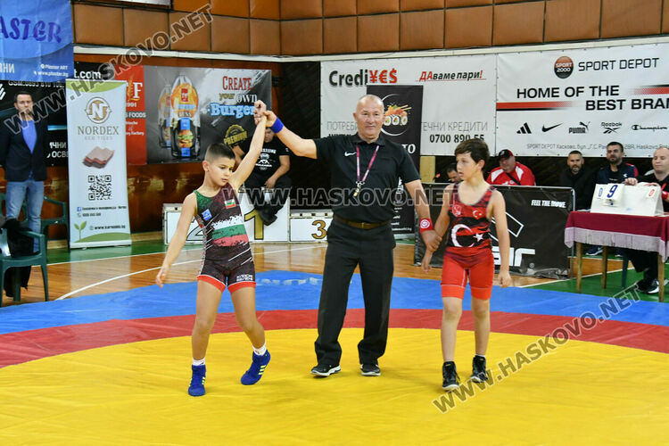 Откриха Международния турнир по борба Купа „Хасково“