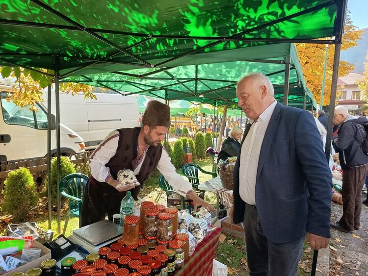 23-ият Празник на Смилянския фасул събра хиляди гости и туристи