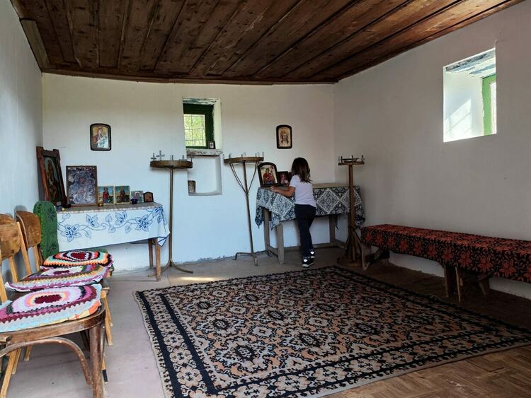 Доброволци разчистиха района около параклиса край с. Мандра