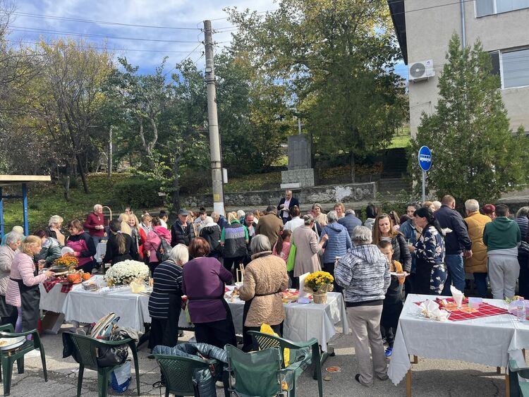 Конкурси и дегустация на Празника на  тиквата в село Долно Белево