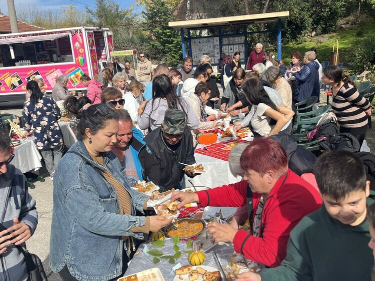 Конкурси и дегустация на Празника на  тиквата в село Долно Белево