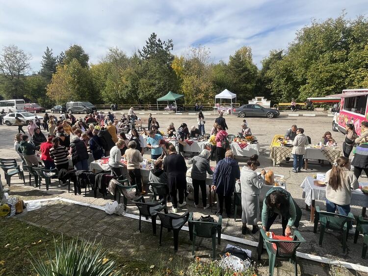 Конкурси и дегустация на Празника на  тиквата в село Долно Белево