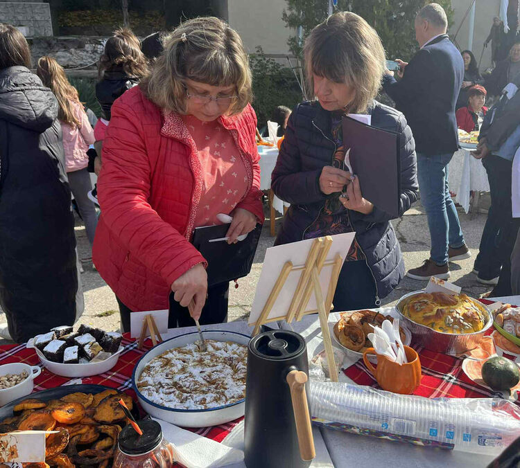 Конкурси и дегустация на Празника на  тиквата в село Долно Белево