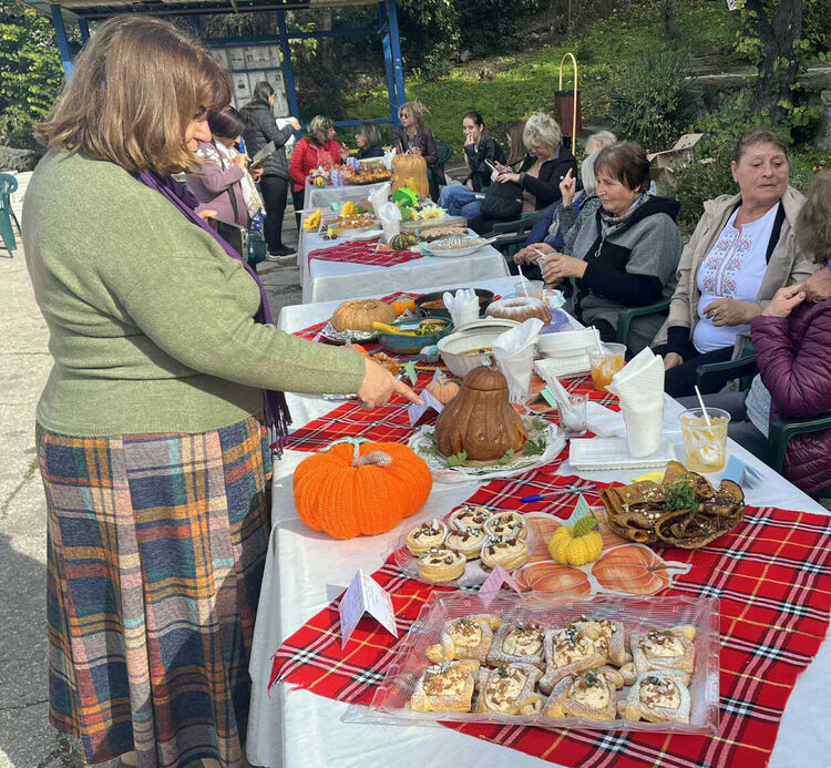 Конкурси и дегустация на Празника на  тиквата в село Долно Белево