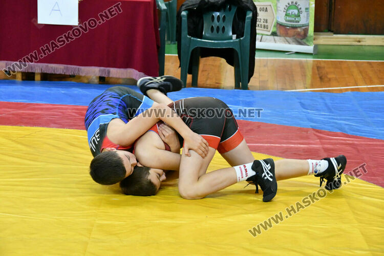 Откриха Международния турнир по борба Купа „Хасково“