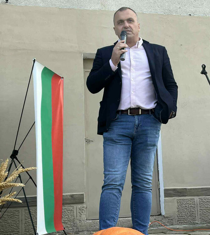 Конкурси и дегустация на Празника на  тиквата в село Долно Белево