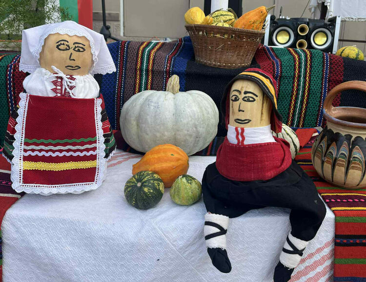 Конкурси и дегустация на Празника на  тиквата в село Долно Белево