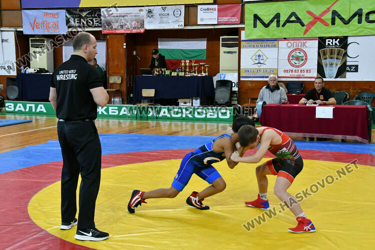 Откриха Международния турнир по борба Купа „Хасково“