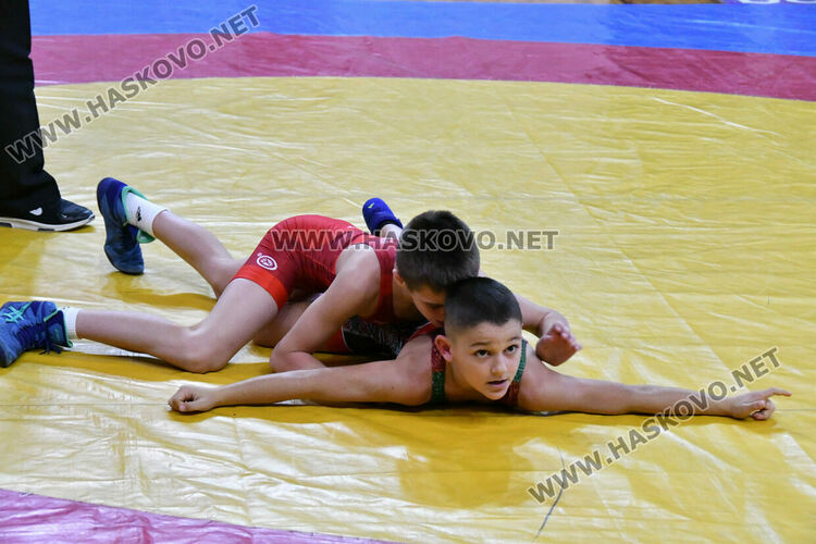 Откриха Международния турнир по борба Купа „Хасково“