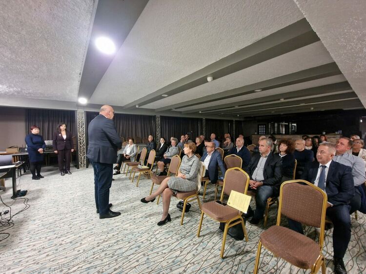 Районната лекарска колегия в Смолян връчи приза „Лекар на годината“ на д-р Петър Беров