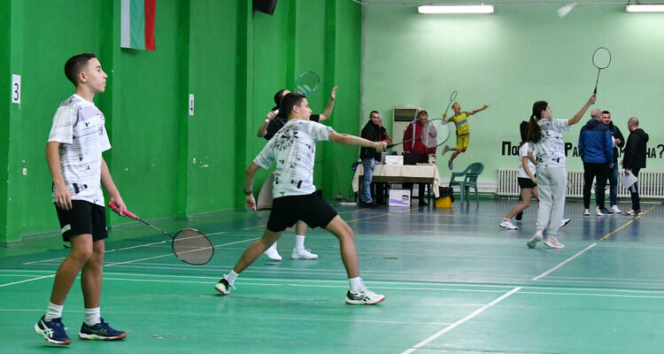 Продължават финалите по бадминтон в Хасково