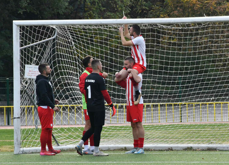 Нажежени страсти и без победител в дербито между “Хасково” и “Харманли”