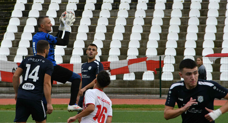 Нажежени страсти и без победител в дербито между “Хасково” и “Харманли”