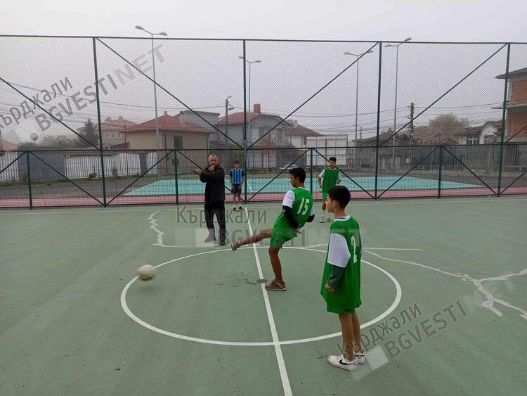 Футболистите на кв.”Боровец” в Кърджали спечелиха турнира на малцинствата