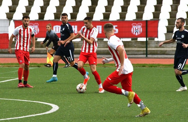 Нажежени страсти и без победител в дербито между “Хасково” и “Харманли”