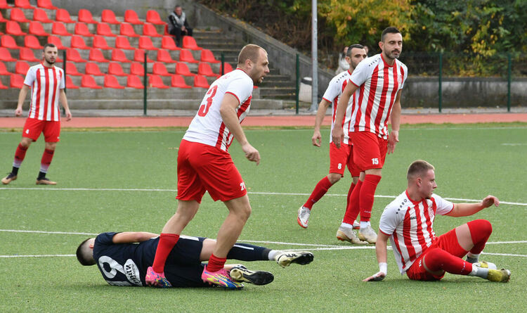 Нажежени страсти и без победител в дербито между “Хасково” и “Харманли”