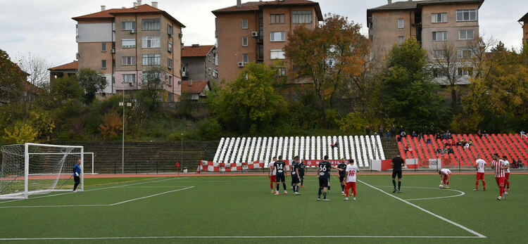 Нажежени страсти и без победител в дербито между “Хасково” и “Харманли”