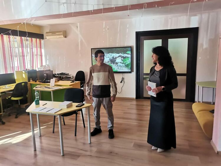 Среща с младия смолянски писател Венцислав Огнянов вдъхнови ученици в библиотеката