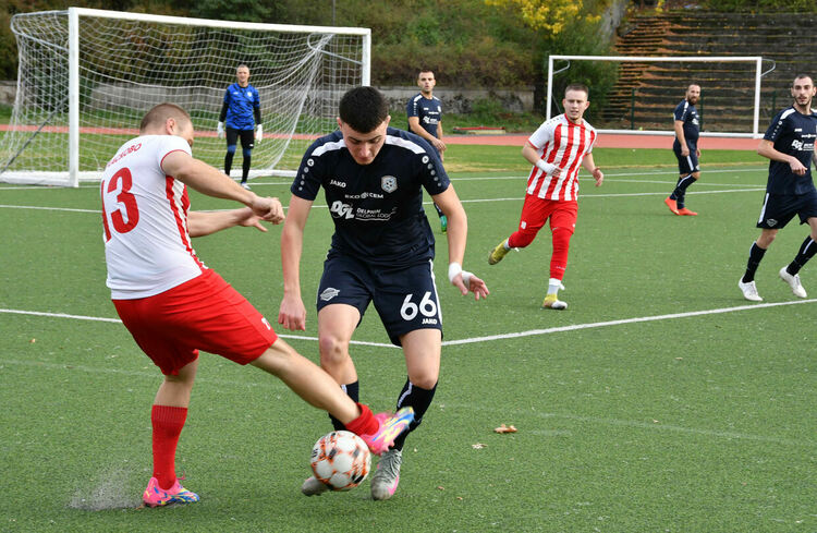Нажежени страсти и без победител в дербито между “Хасково” и “Харманли”