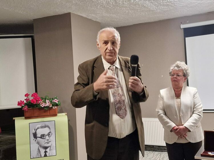 Районната лекарска колегия в Смолян връчи приза „Лекар на годината“ на д-р Петър Беров